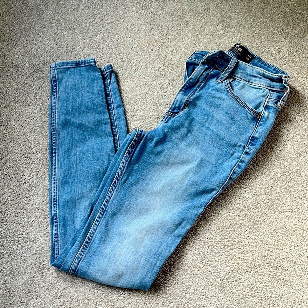 Hollister ultra high rise super skinny jean 24w 28l